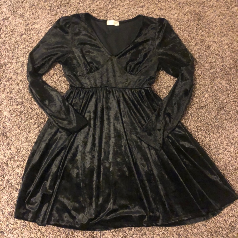✨✨ Altar’d State Black Dress ✨✨